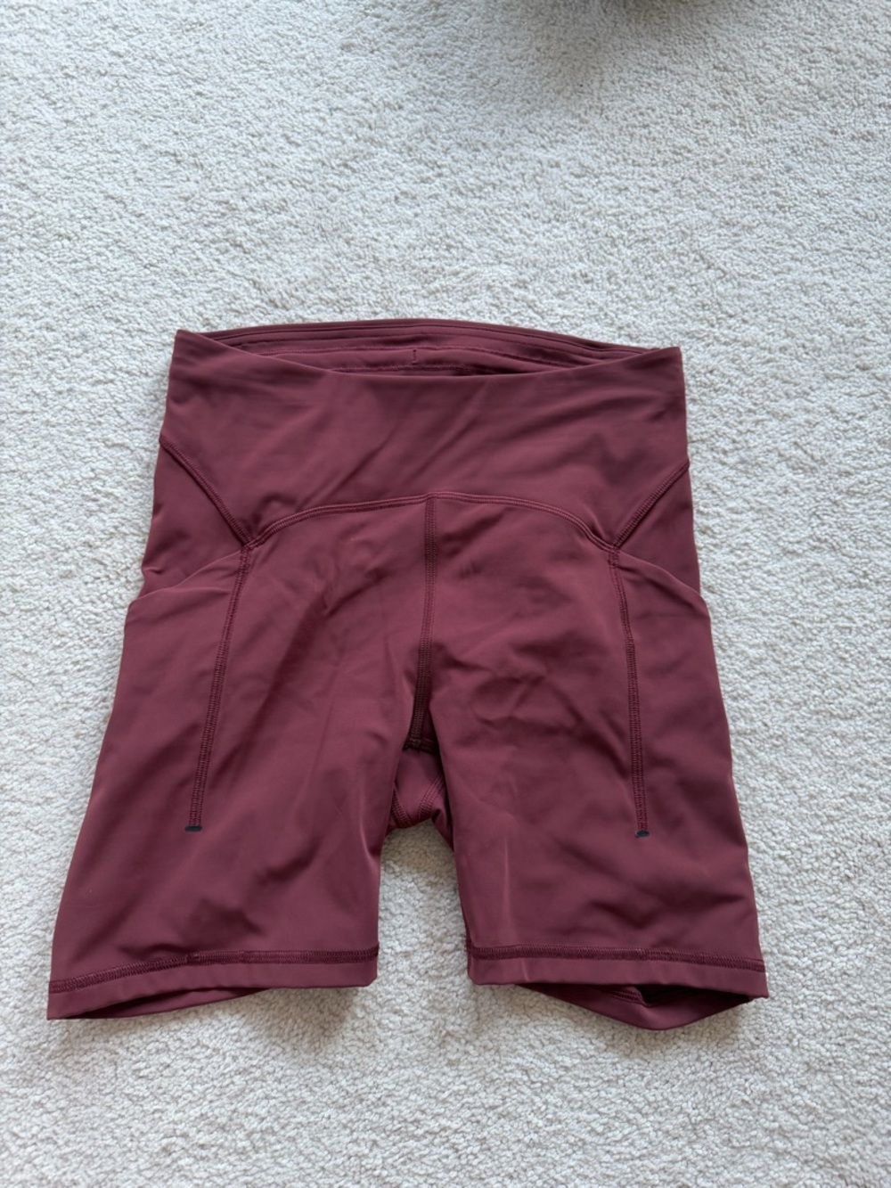 Lululemon Power Thru High Rise shorts in Red Merlot Size 6 length 6”